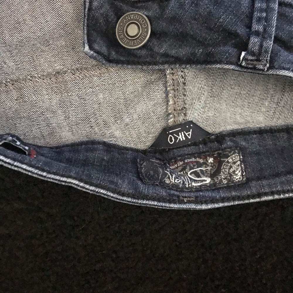 Silver Jeans - Picture 2 of 3